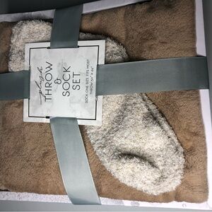 Plush Throw & Sock Set NWT. Tan Throw “50x”60. Sock One size Fits Most